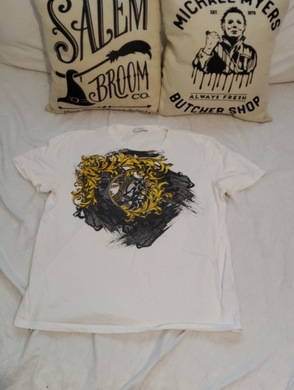 Authentic Men Versace Tee Shirt Size Medium Medusa - Clean!